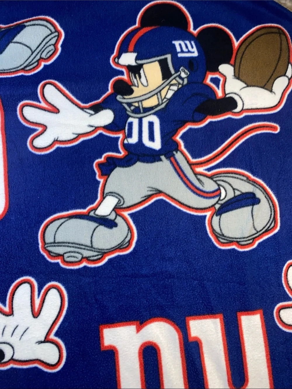 Disney NFl Mickey Mouse New York Giants Fleece Throw - Blue